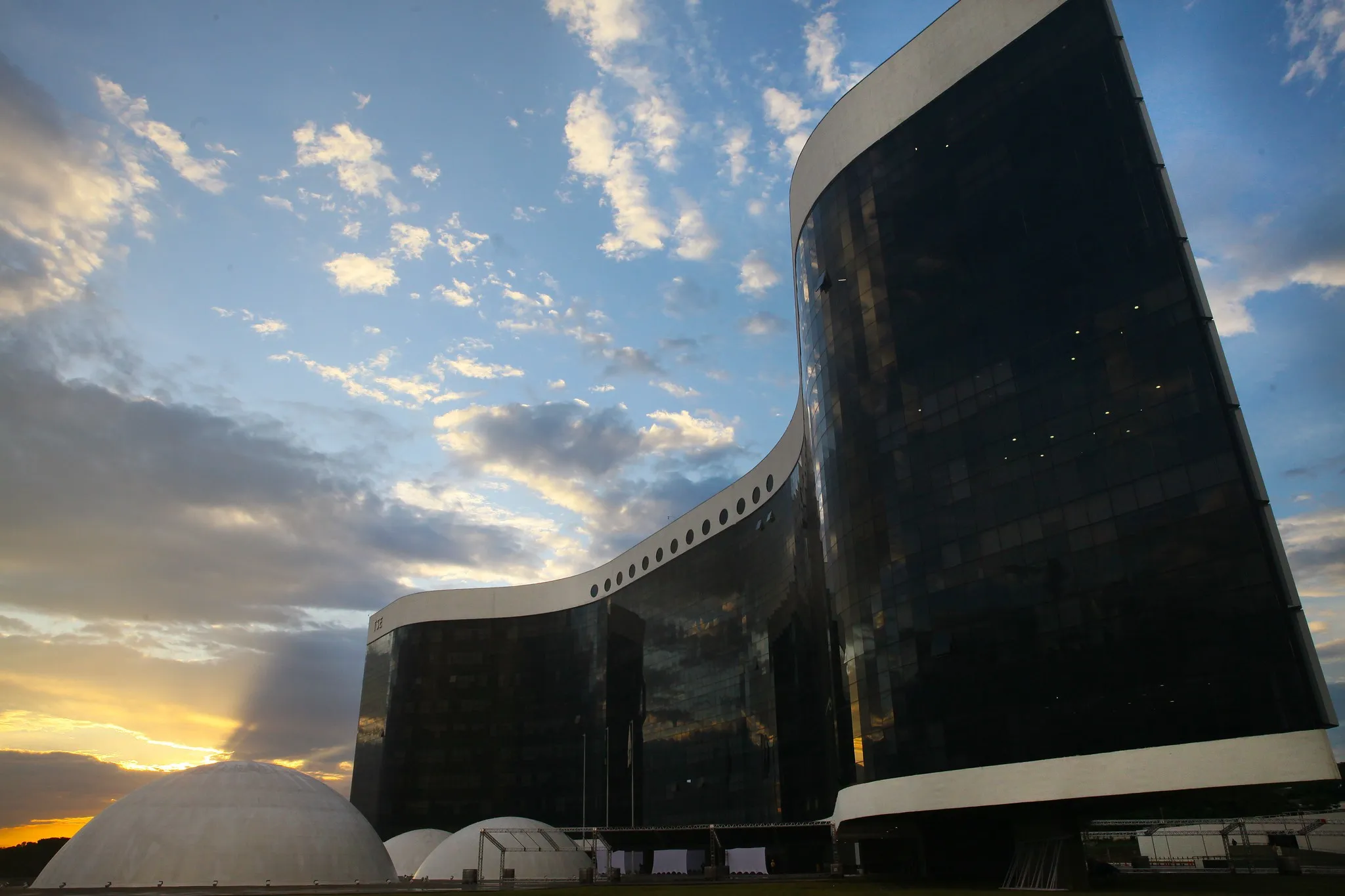 Inteligência artificial e democracia: o que muda nas eleições de 2026