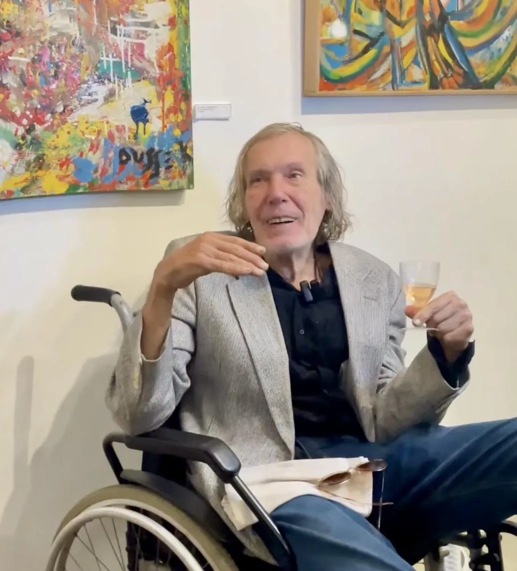 Eduardo Dussek transforma pintura em símbolo de nova fase após diagnóstico de Parkinson: ‘Uma virada’