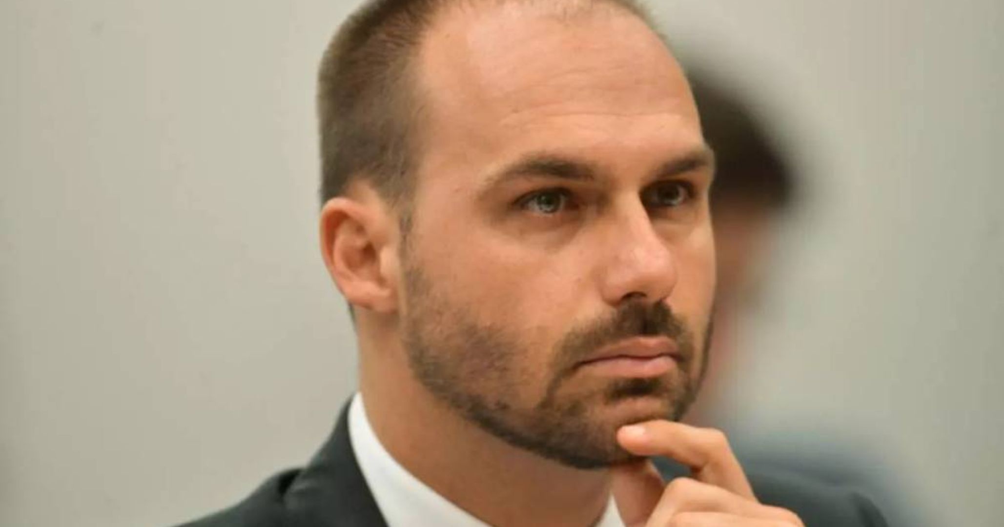 DPU pede ao STF redução da pena de Eduardo Bolsonaro por coação em processo judicial