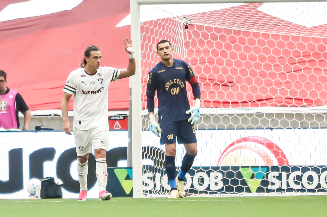 Após nova falha de Santos, Odair muda o discurso no Athletico