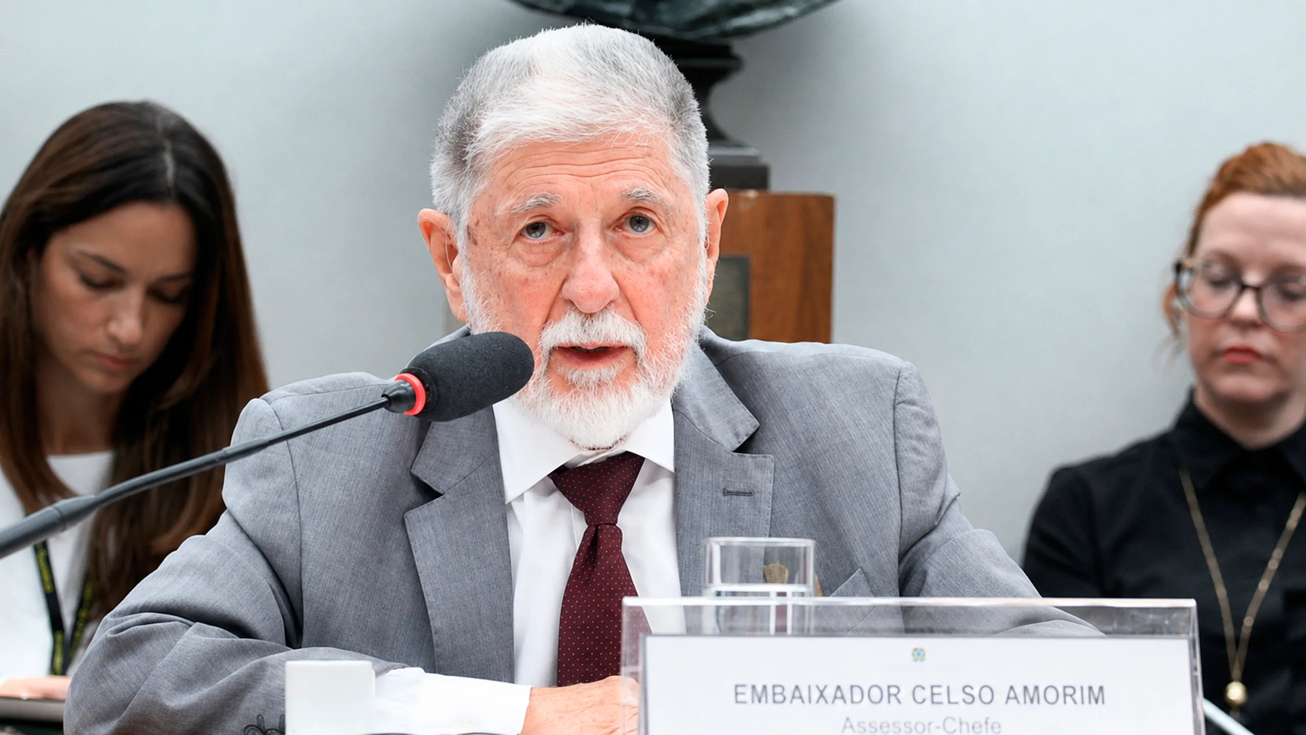 Celso Amorim alerta para risco de “guerra total?