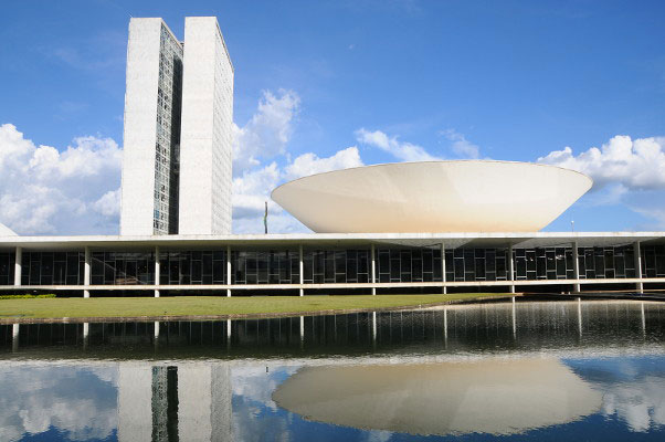 Congresso promulga o fim da escala 6x1 e aposentadoria especial para agentes de saúde