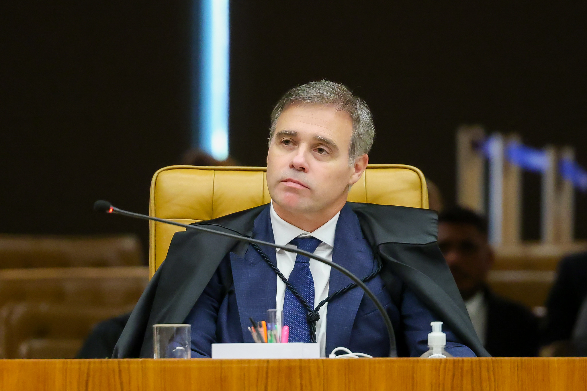 Mendonça ordena remoção de publicações com ataques a Lula e ao PT