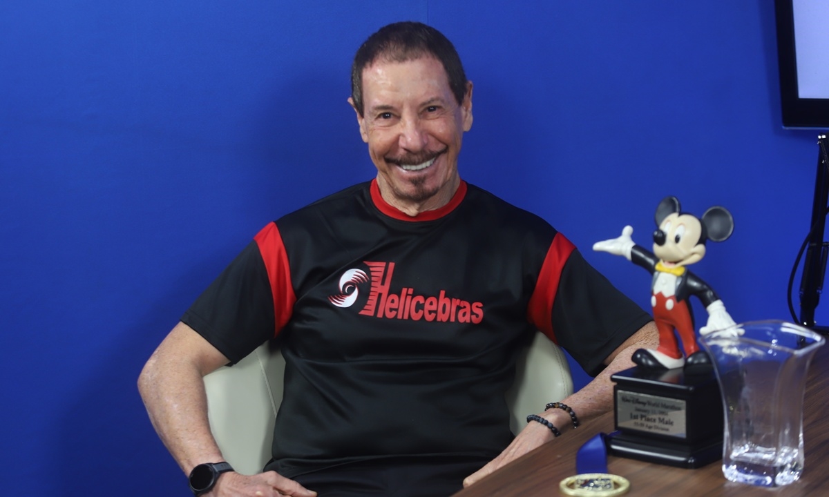 O exemplo que vem das ruas. E do trabalho. Carolino, maratonista. Um campeão no Grande ABC.