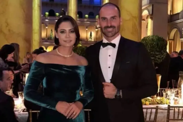 Eduardo Bolsonaro dobra aposta contra Michelle, sabota Flávio e curte perfil do “eduardismo”