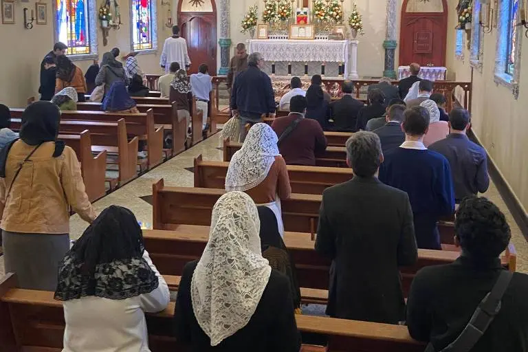 Movimento ultraconservador da Igreja Católica que desafia o Papa cresce no Brasil
