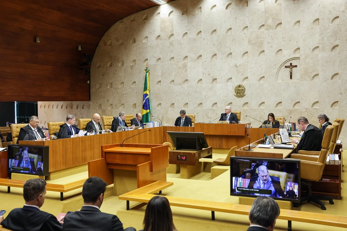 Ministros do STF fogem da Copa nos EUA por medo de constrangimento em aeroportos e estádios