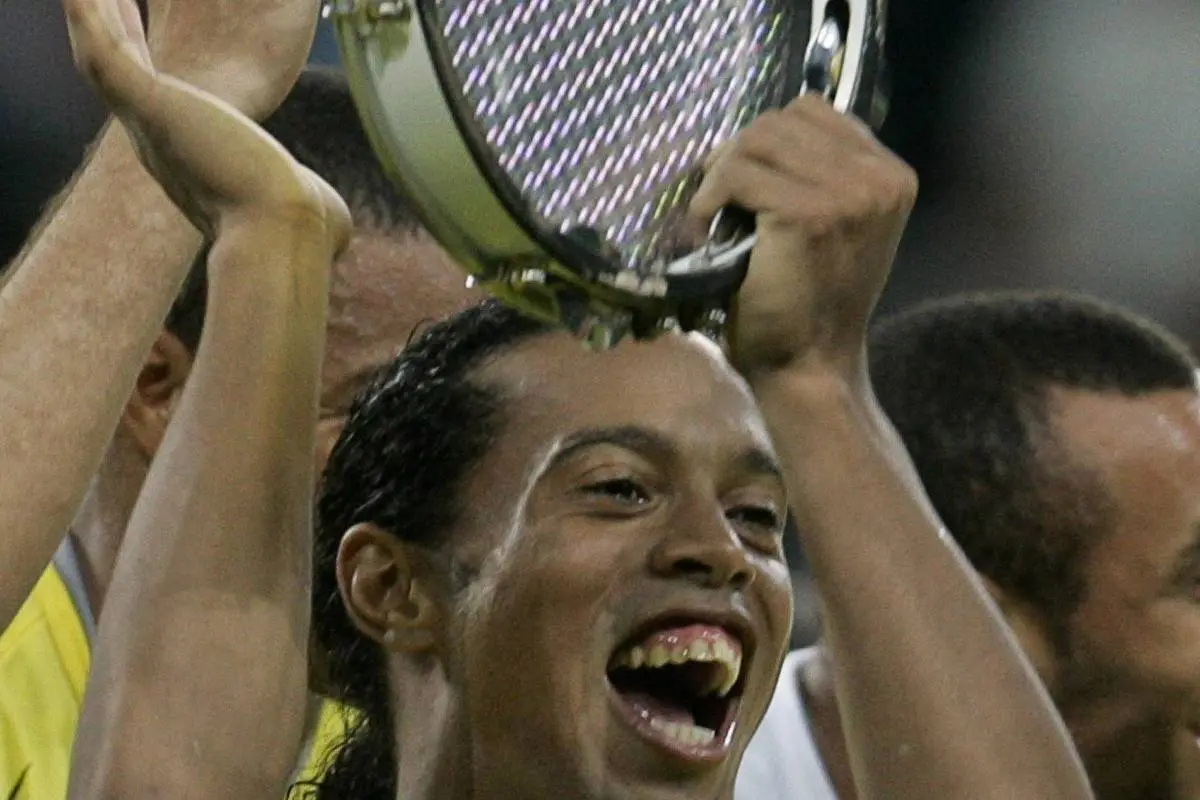 De “Bruxo” a compositor: Ronaldinho é compositor de 91 músicas