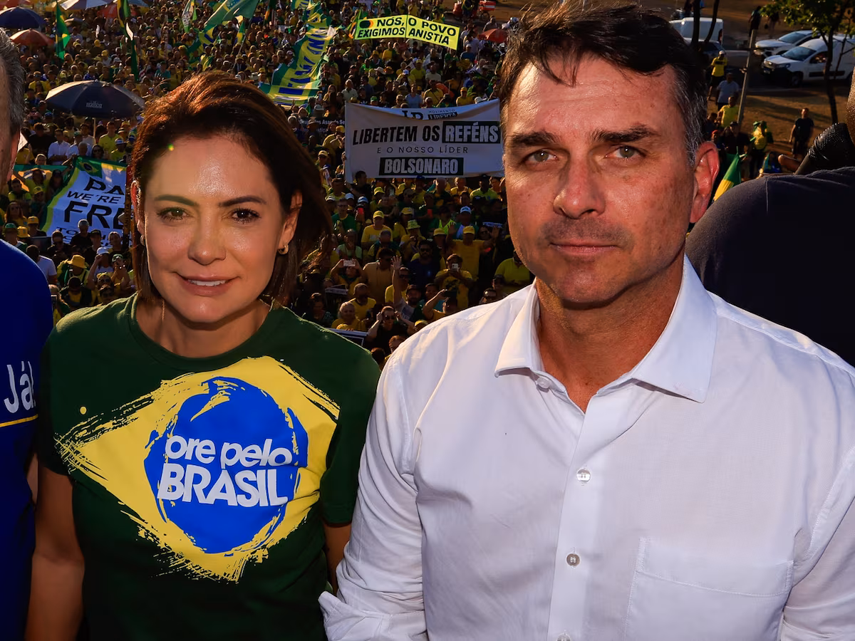 Michelle Bolsonaro pode virar arquivo morto e sua única saída é falar o que sabe de Flávio