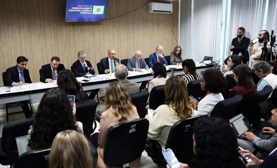 Governo lança programa para ajudar empresas atingidas pelo tarifaço dos EUA