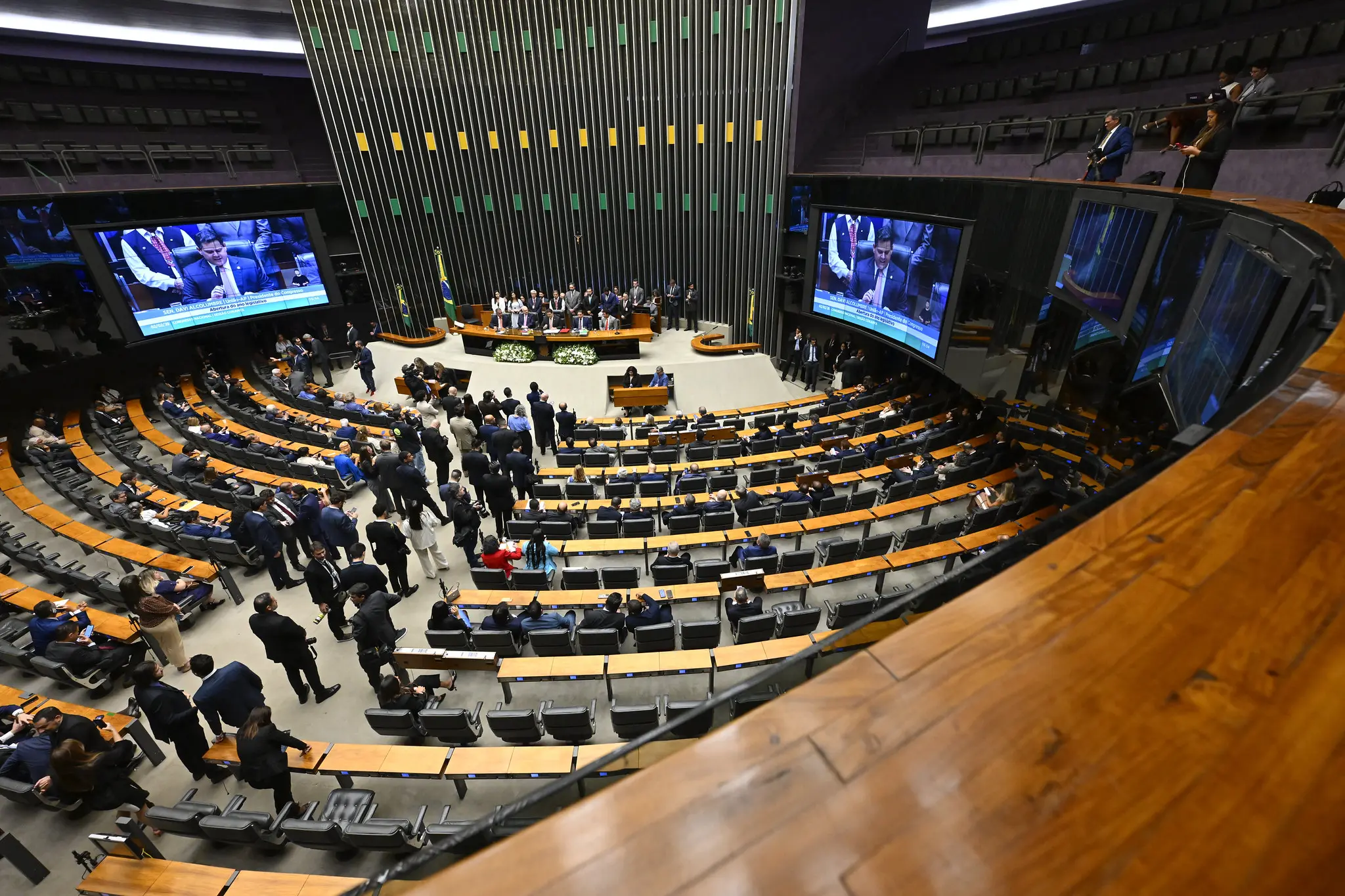 Senado quase não reduz desigualdade racial em três eleições
