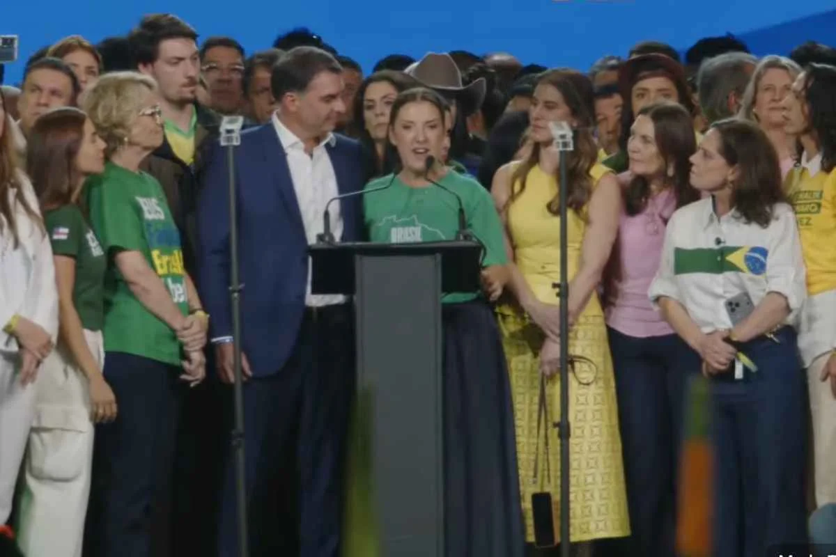 “Se não tem tu, vai tu mesmo”: cotada a vice, Daniella se oferece para “servir?