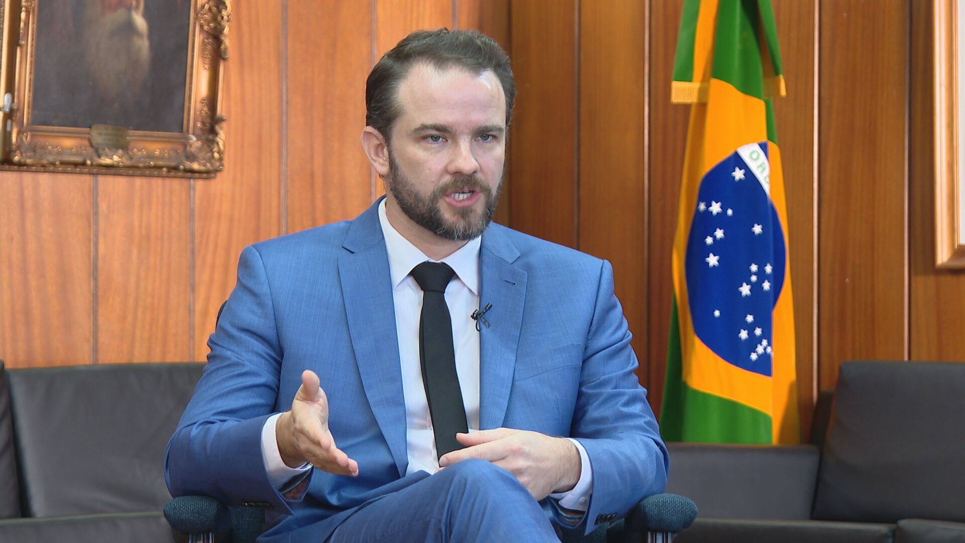 Ministro da Fazenda defende taxação dos mais riscos e reavaliação dos programas sociais; entenda