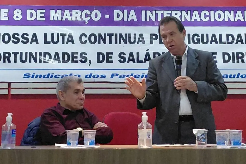 Fim da escala 6×1 fica para depois das eleições, admite ministro do Trabalho