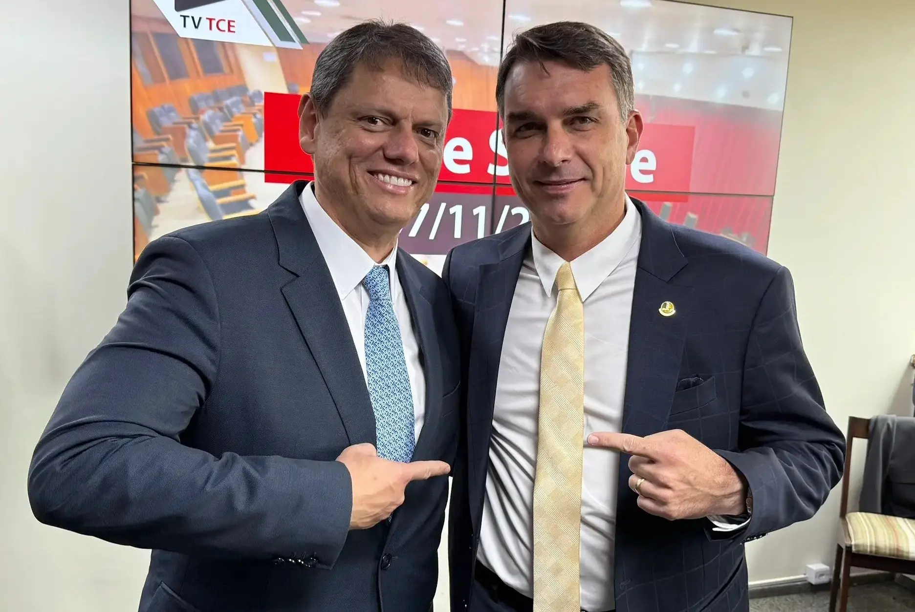 “Tarcísio 2030”: Republicanos deve isolar Flávio Bolsonaro para fortalecer governador