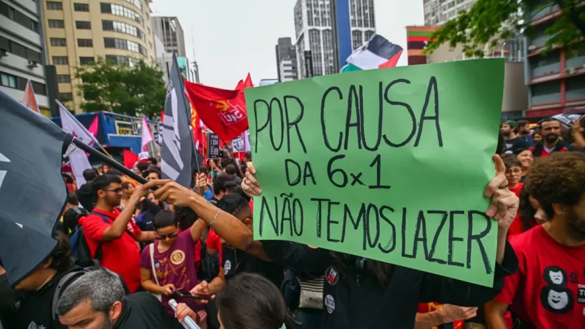 Sakamoto: Quaest aponta quase 70% pelo fim da 6×1, mas Senado ignora e vai descansar