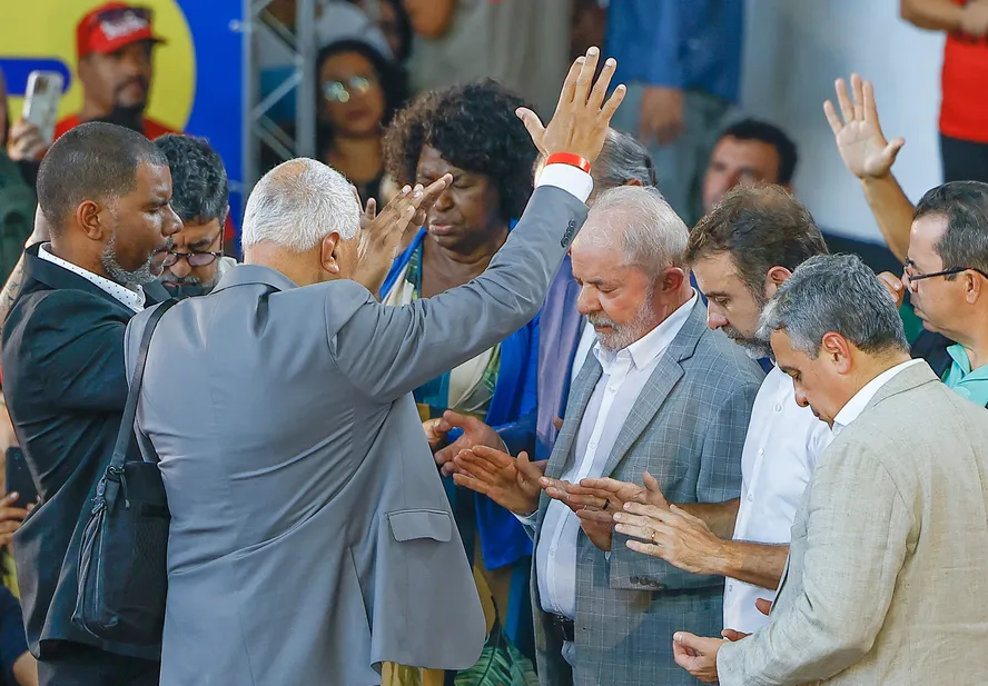 Como Lula planeja conquistar evangélicos