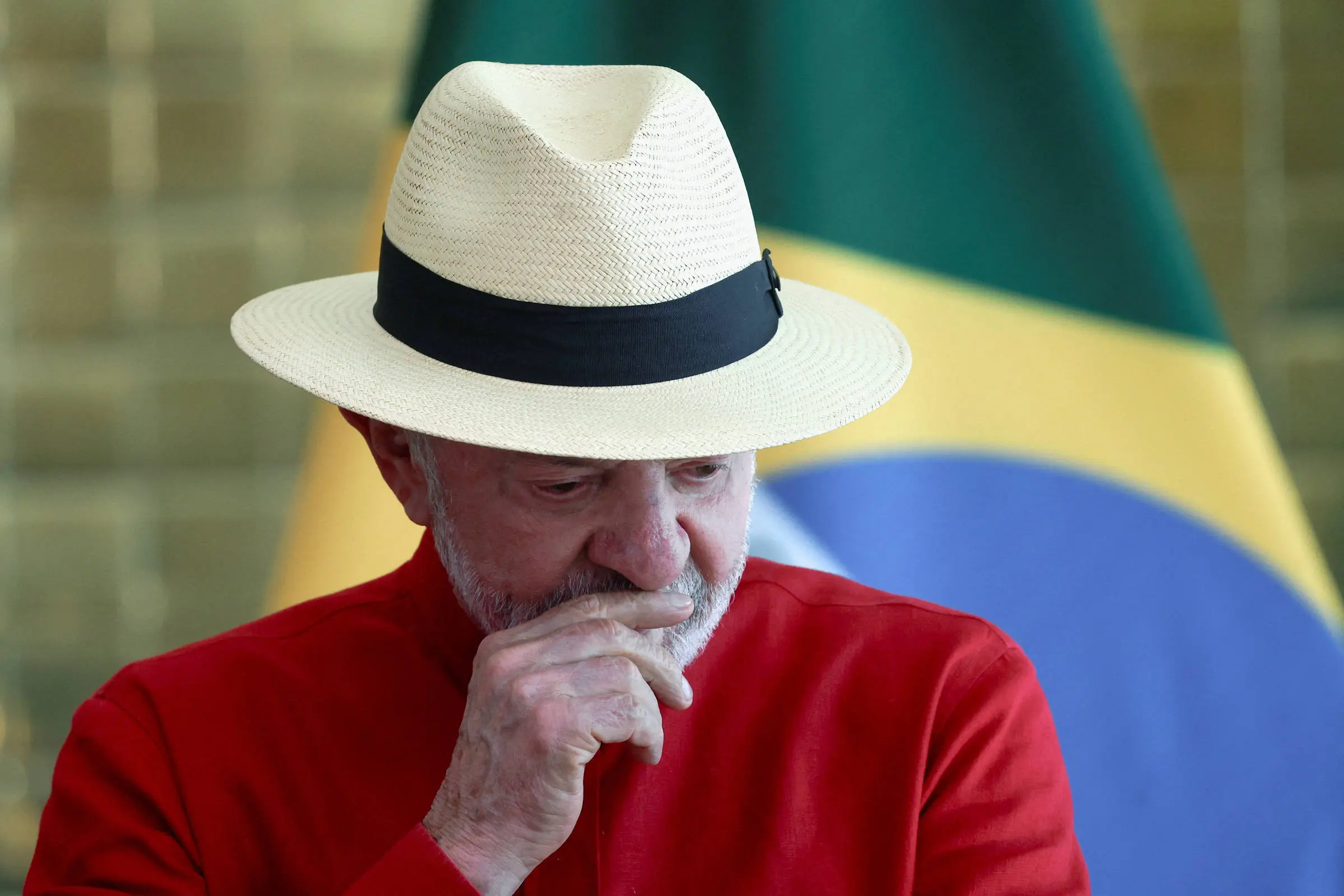 Em meio à crise no STF, Lula conversa com Fachin, Gilmar e Dino