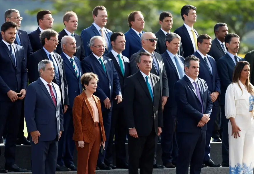 Só 12 dos 54 ex-ministros de Bolsonaro estarão nas urnas em outubro