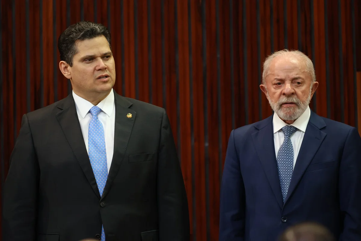 Lula e Alcolumbre se reúnem na casa de Moraes após três meses sem contato