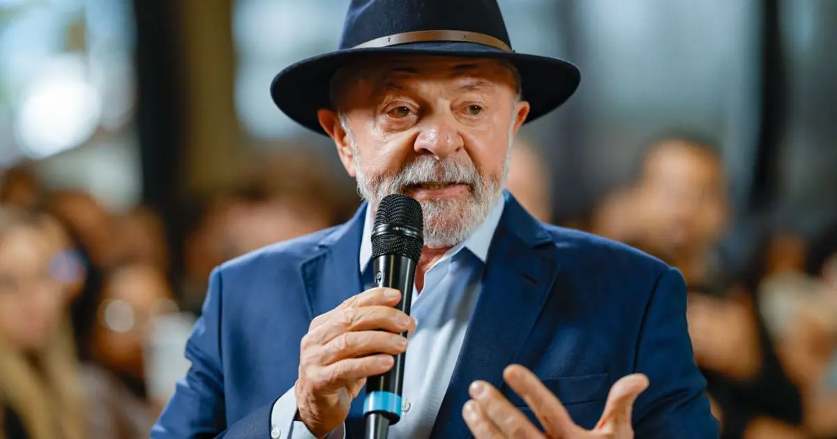 Lula diz que o fim da “taxa das blusinhas?