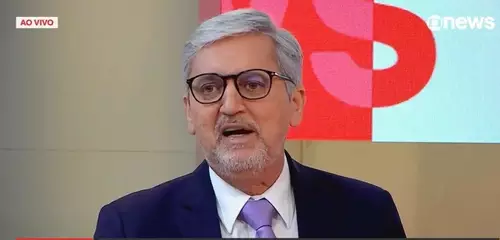 Comentarista da Globo diz que jornalistas têm ‘documentos’ sobre Flávio e aguardam ‘melhor momento’