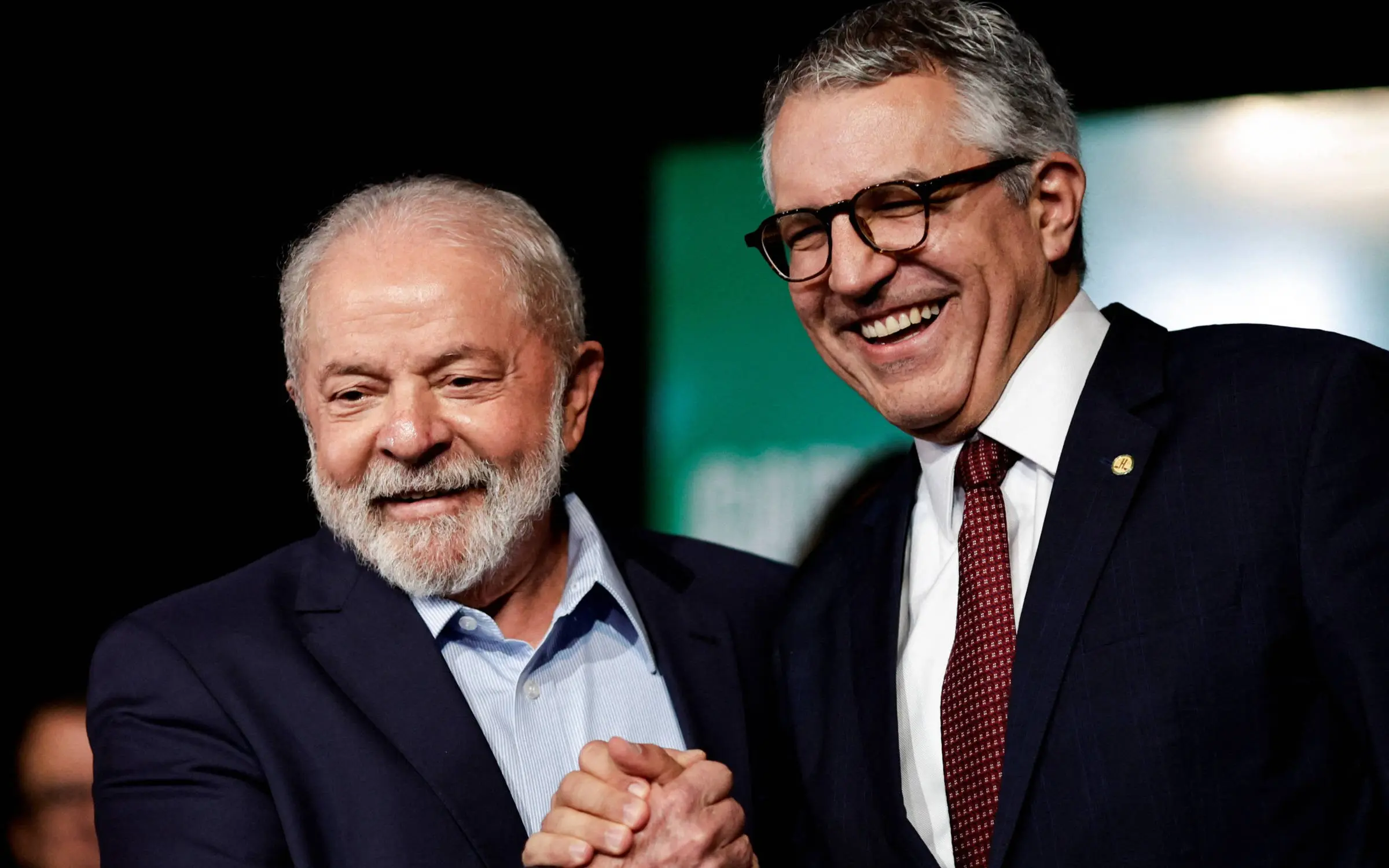 Lula anuncia canetas emagrecedoras no SUS, mas medida tem 3 etapas