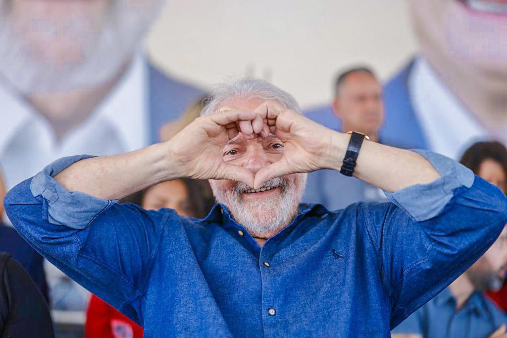 “Lulinha Paz e Amor passou?