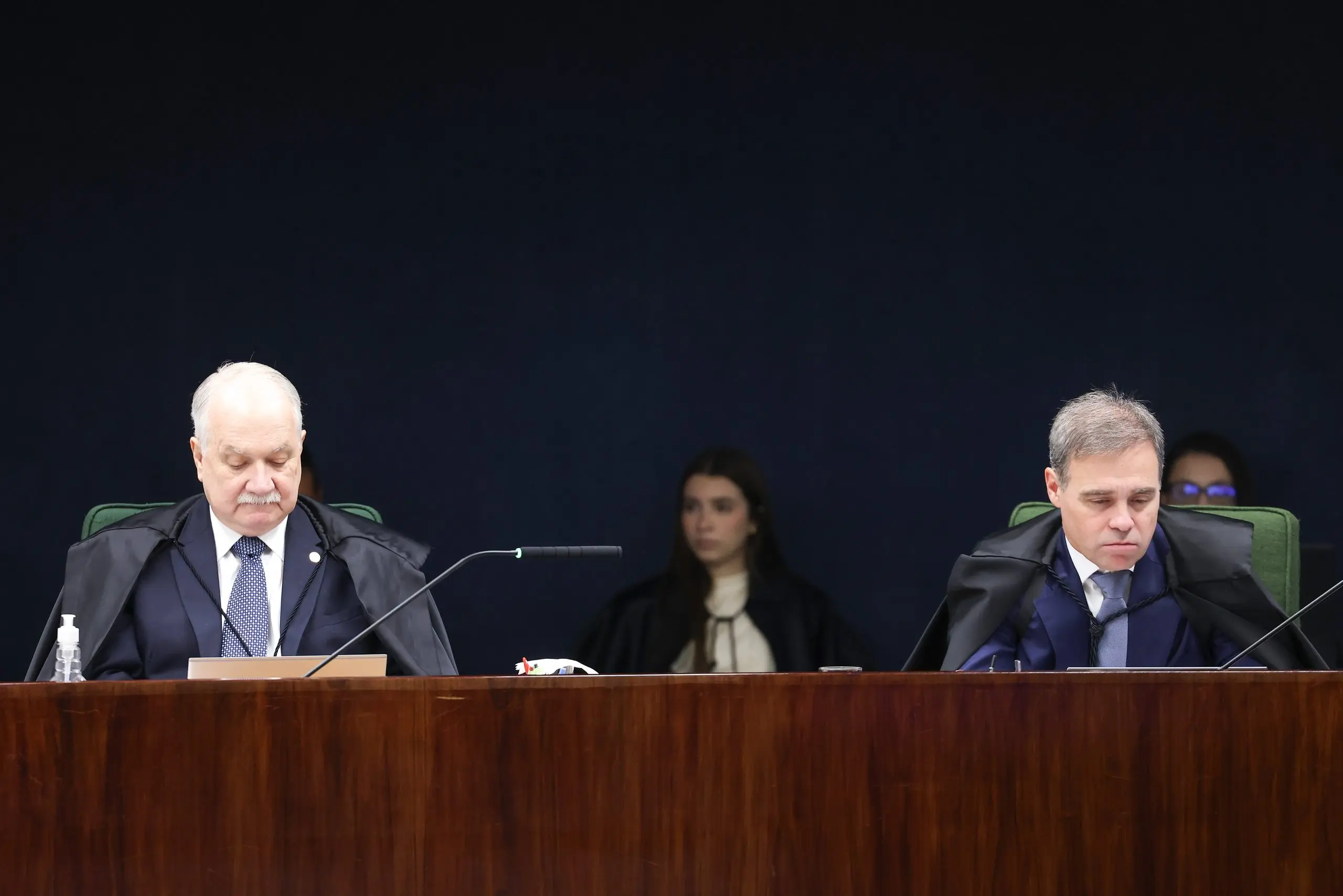 Fachin dá 72h a Mendonça para explicar afastamento do chefe da PF