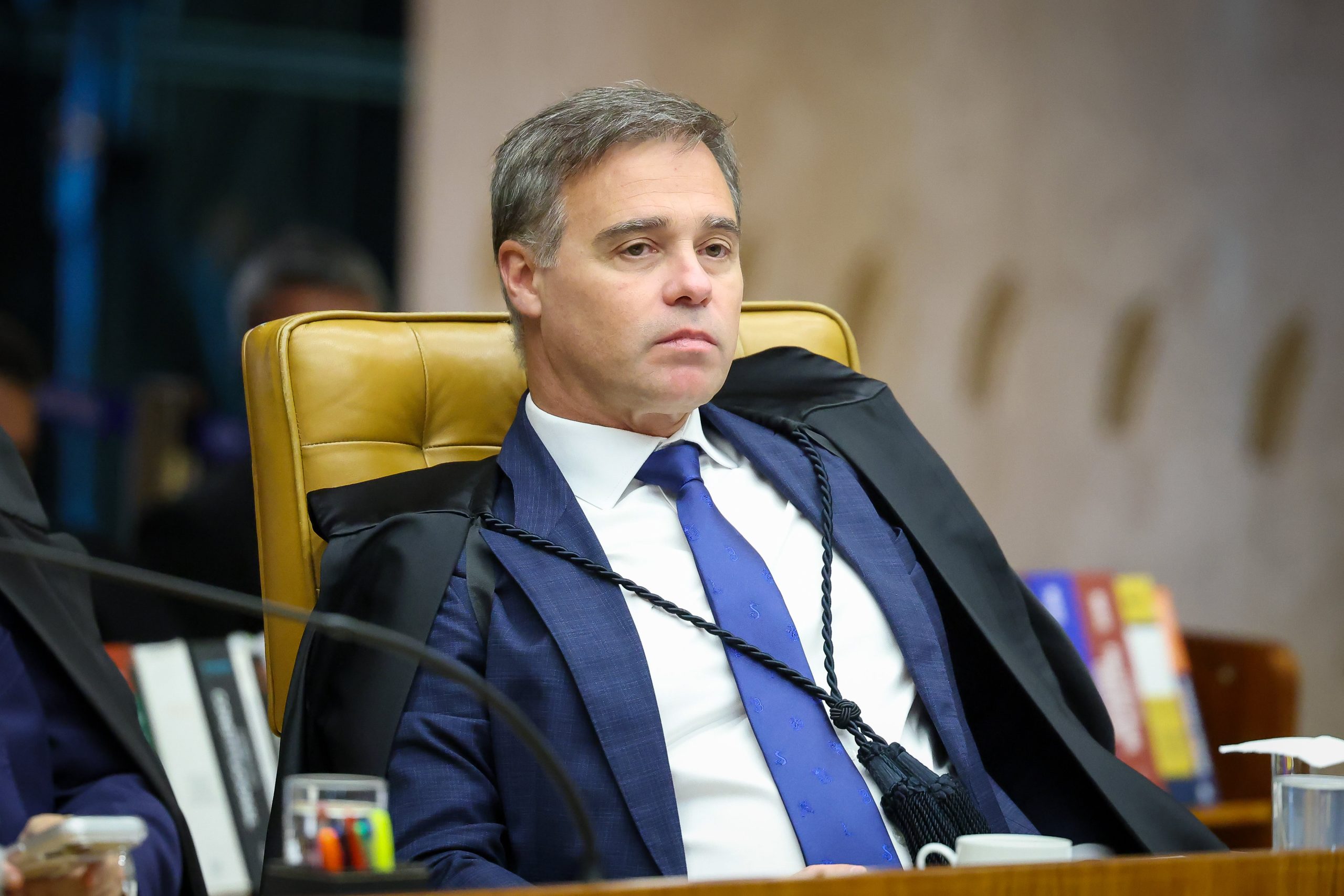 Mendonça dobra a aposta, insiste no afastamento de Andrei e rebate AGU, Dino e Gilmar