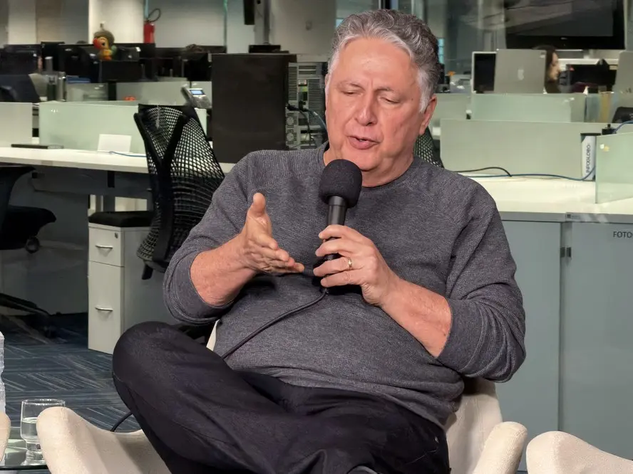 Garotinho evita anunciar apoio a Lula ou Flávio Bolsonaro: “Nenhum dos candidatos tocou”