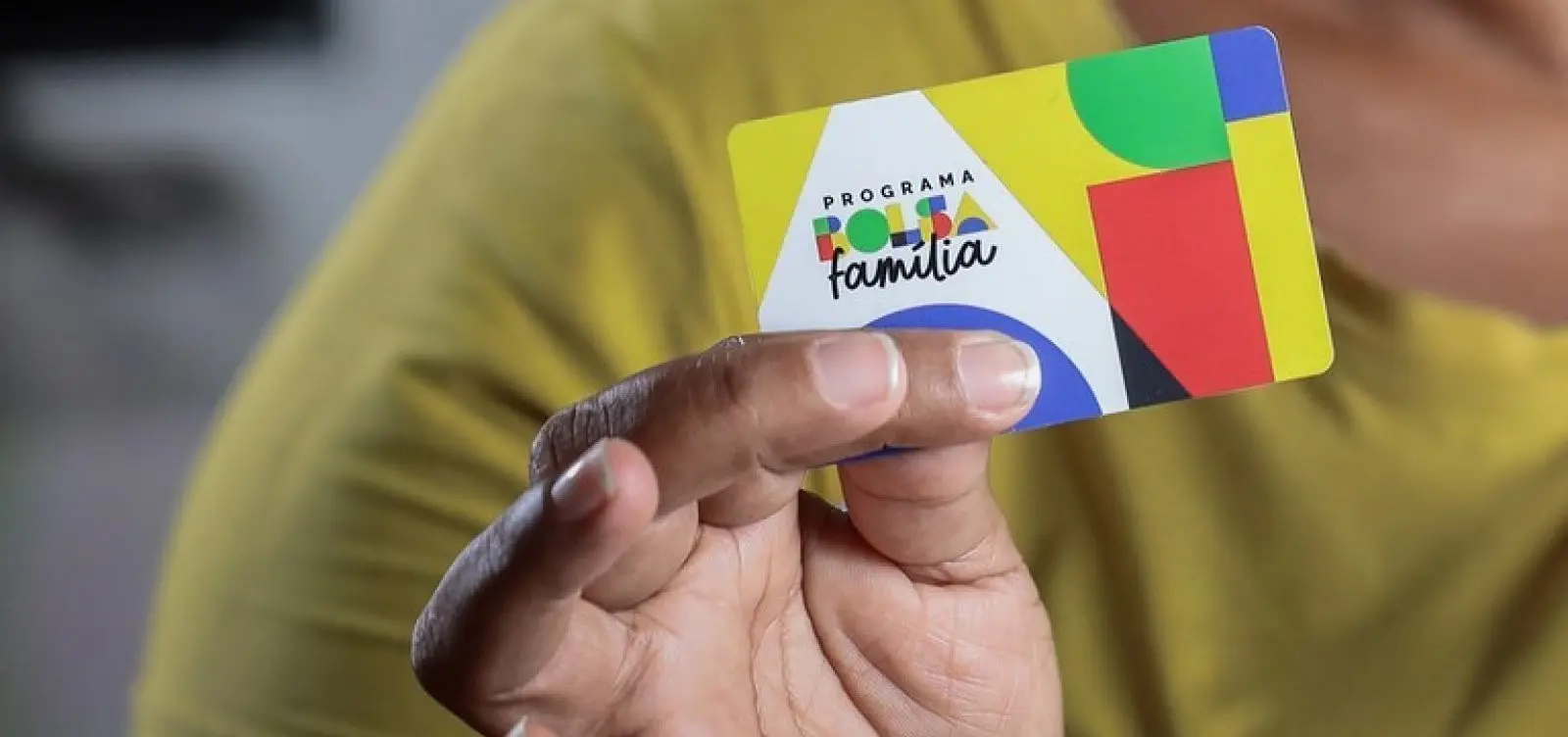 Governo Lula reajusta Bolsa Família em 15% e piso vai de R$ 600 para R$ 691