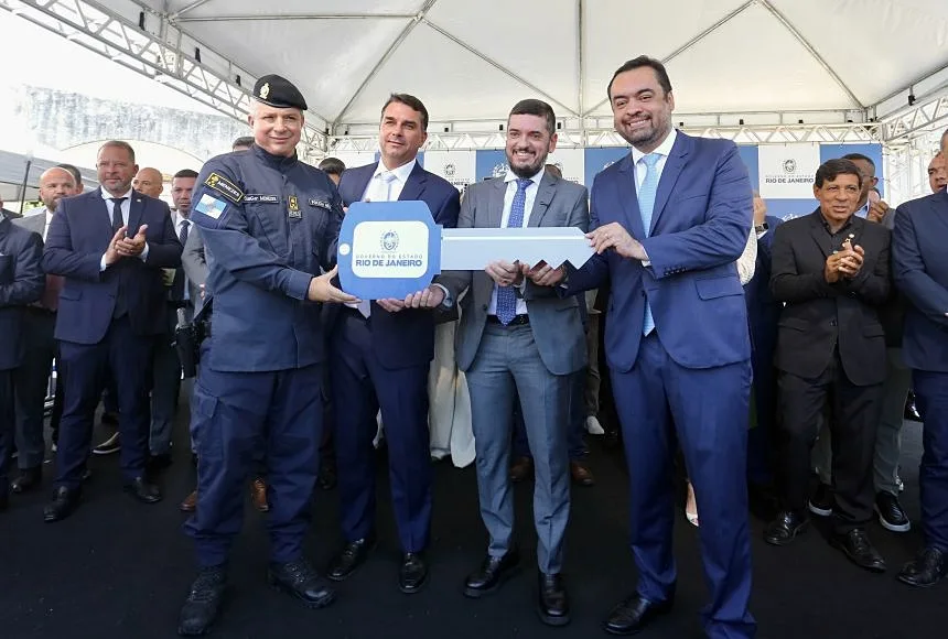 Planilha de bicheiro cita R$ 10 milhões em pagamentos para aliados da família Bolsonaro