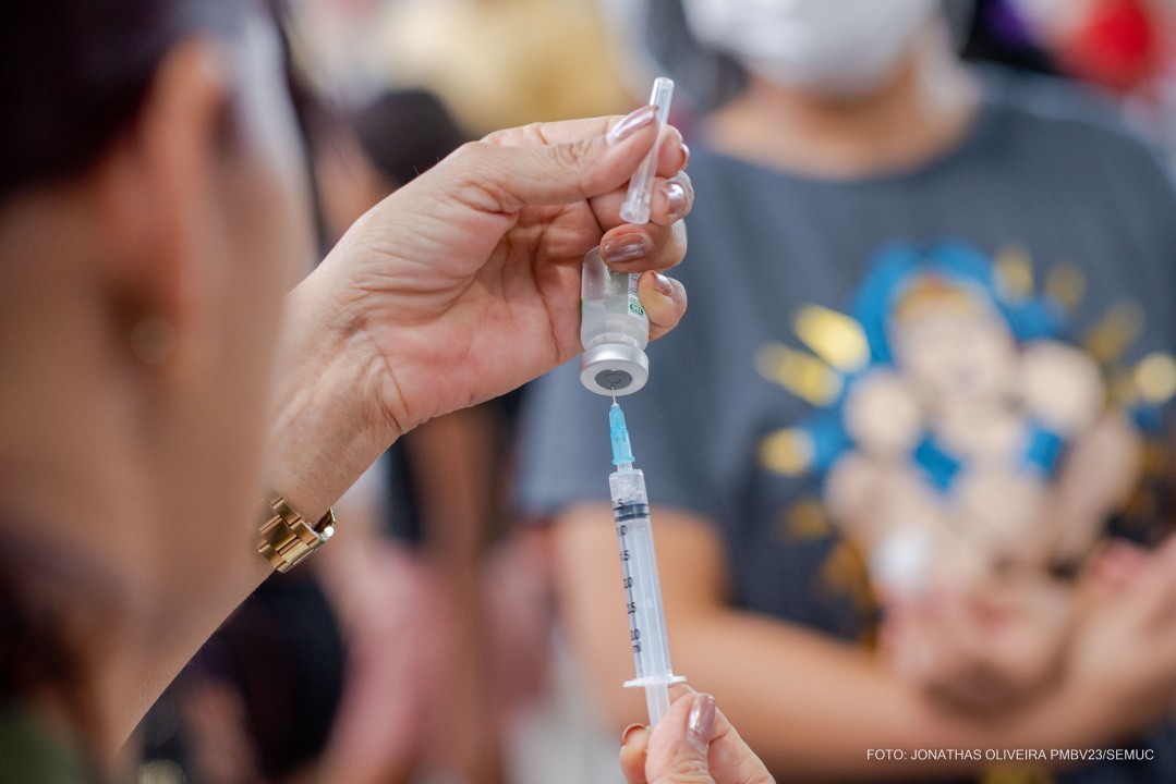 Mais de 5 mil crianças e adolescentes ainda precisam ser vacinados contra o HPV; vacina segue disponível nas UBSs