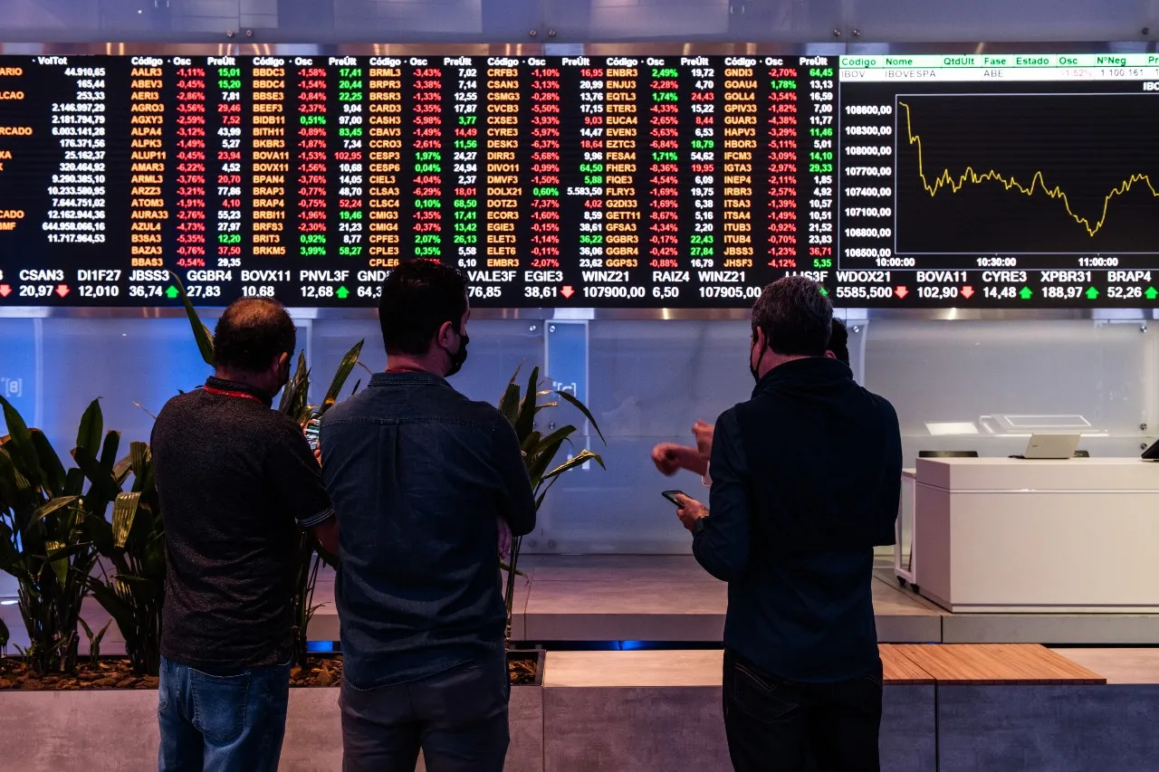 Pesquisa? Petrobras? O que fez Ibovespa sair de queda para alta no pregão desta 4ª