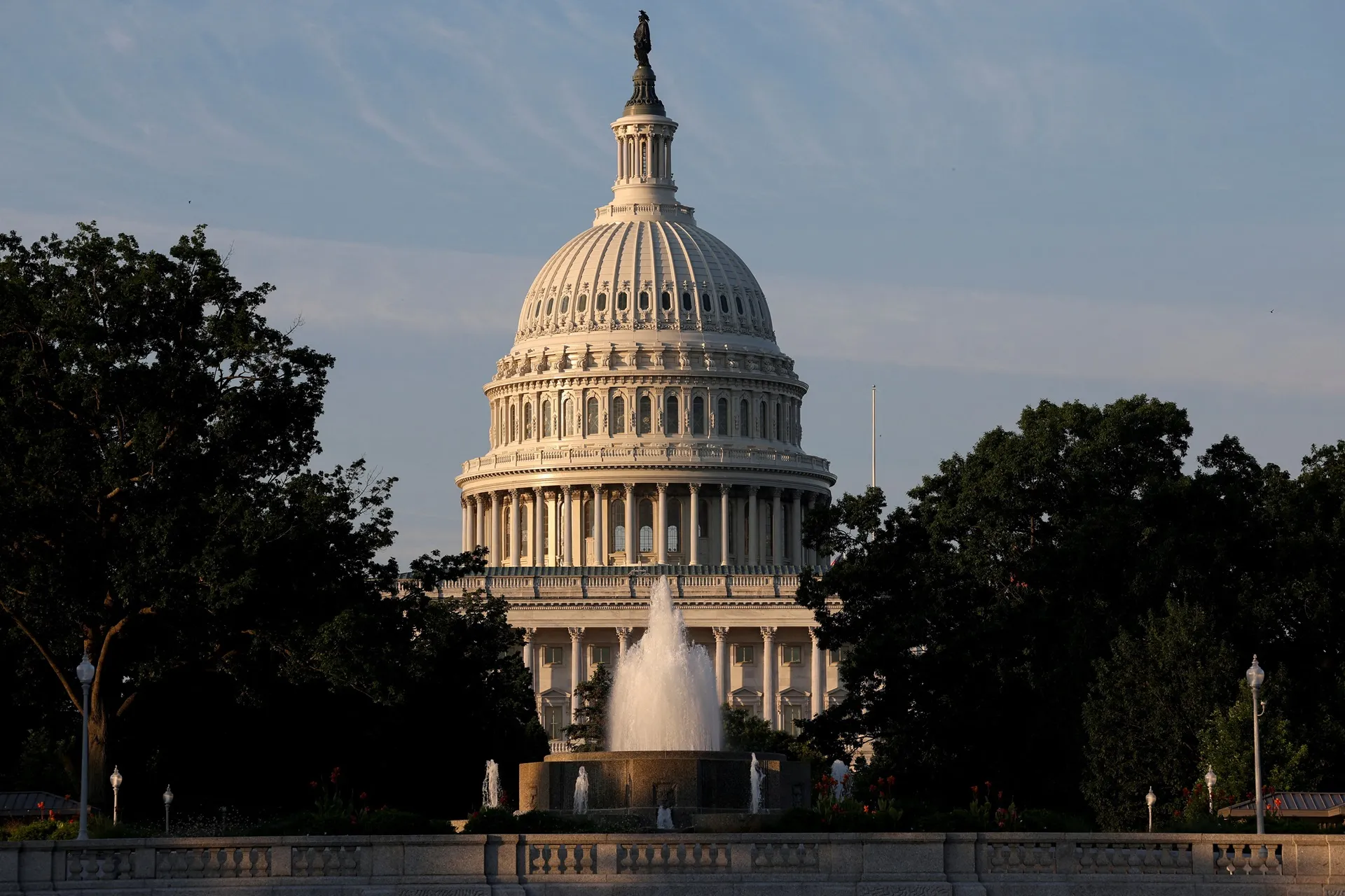 Pesquisas reforçam favoritismo dos democratas nas eleições “midterm”