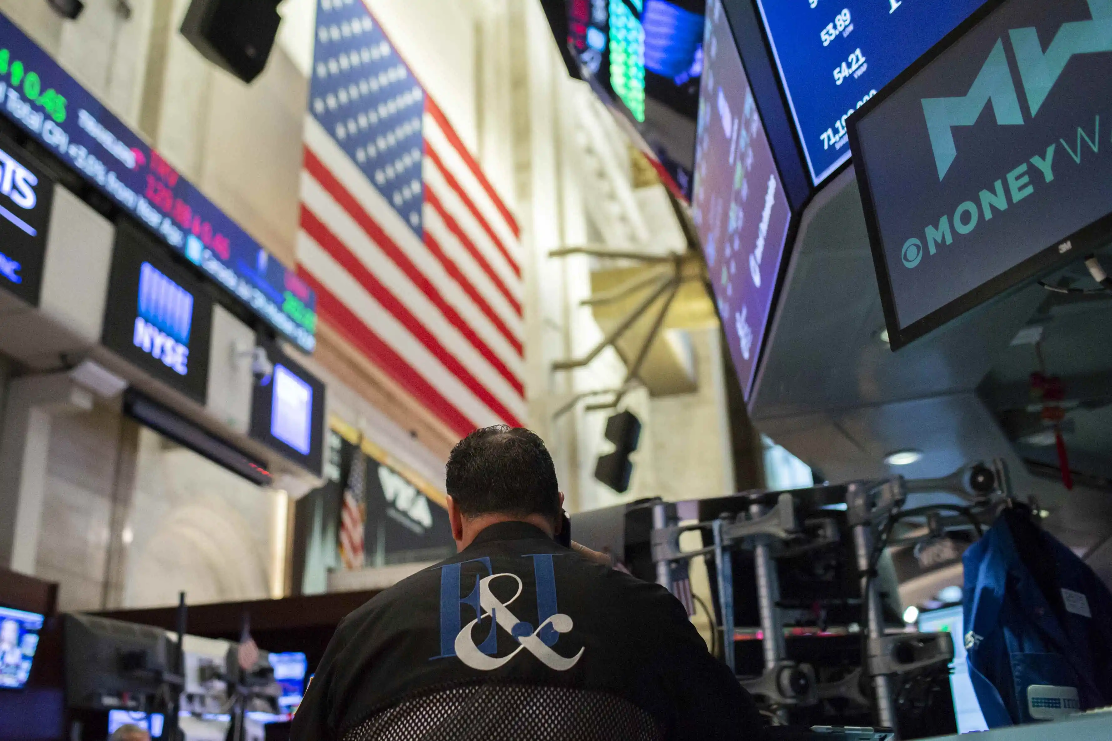 Trade eleitoral também afeta Wall Street e estrategistas recomendam operações