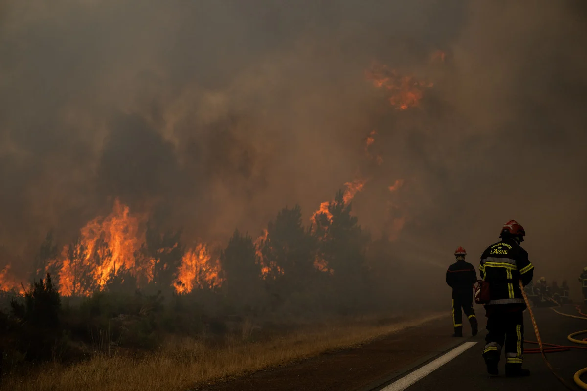 Incêndios na Europa obrigam mais de 300 mil pessoas a deixarem suas casas