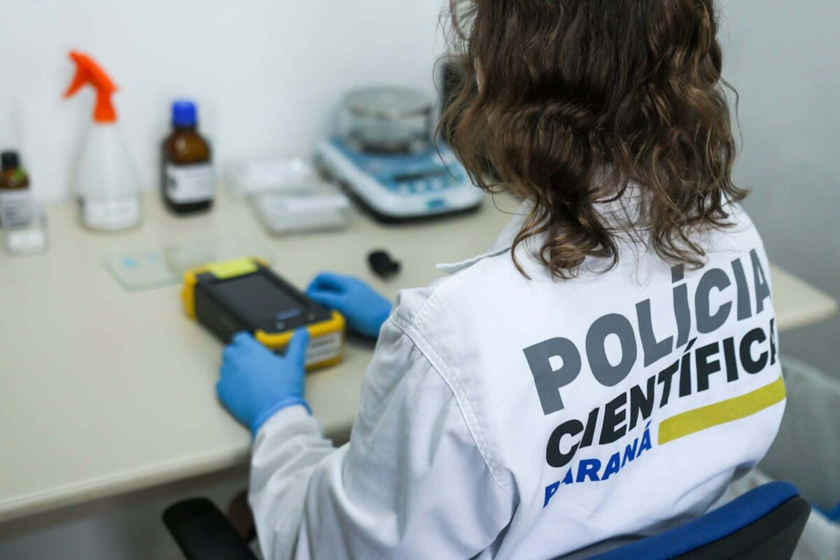 De testes de rotina às novas drogas: como a Polícia Científica identifica as substâncias apreendidas