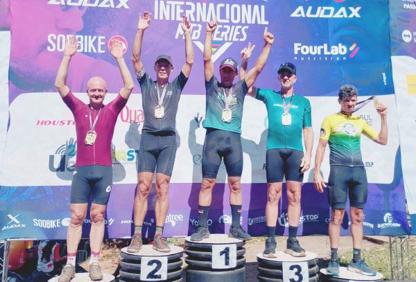Gijo conquista vice