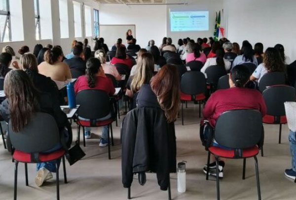 Oficina capacita 378 profissionais para transição das insulinas humanas para análogas no SUS