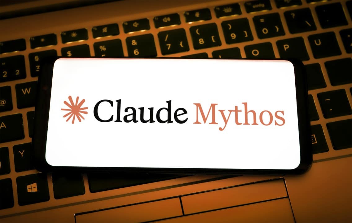 Governo dos EUA flexibiliza regras de IA e Anthropic libera acesso global a Fable 5 e Mythos 5