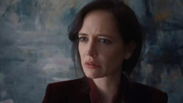 Eva Green, atriz de Wandinha é levada às pressas a hospital após grave acidente em set de filmagem na Irlanda