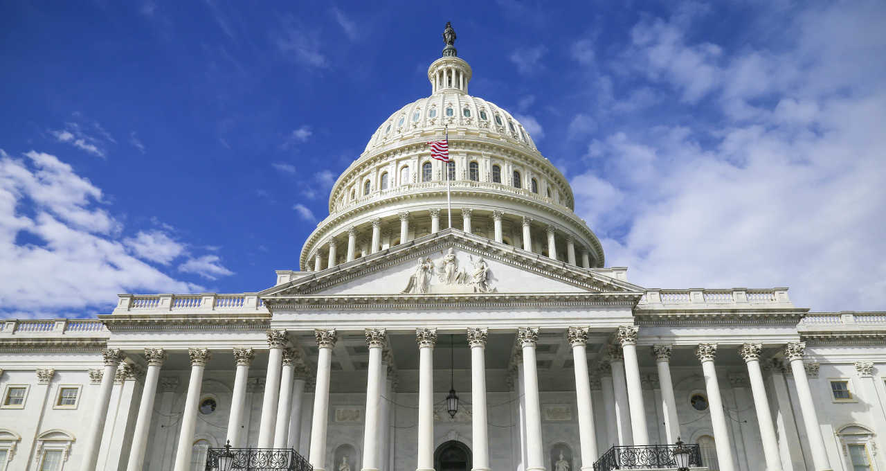 Câmara dos Deputados dos EUA aprova projeto de lei de defesa de US$ 1 trilhão
