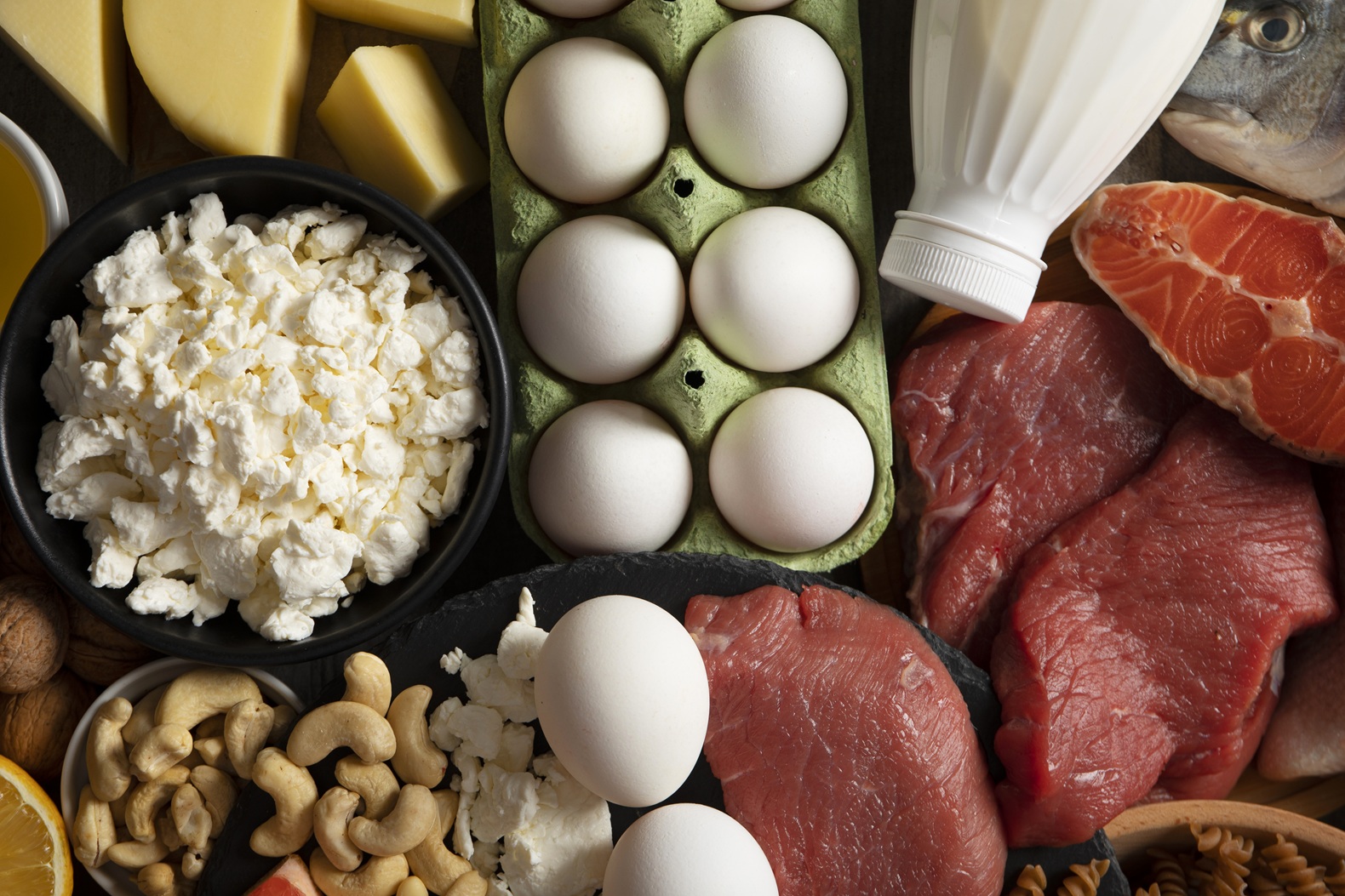 Estudo diz que recomendação de proteína diária pode não ser suficiente; entenda