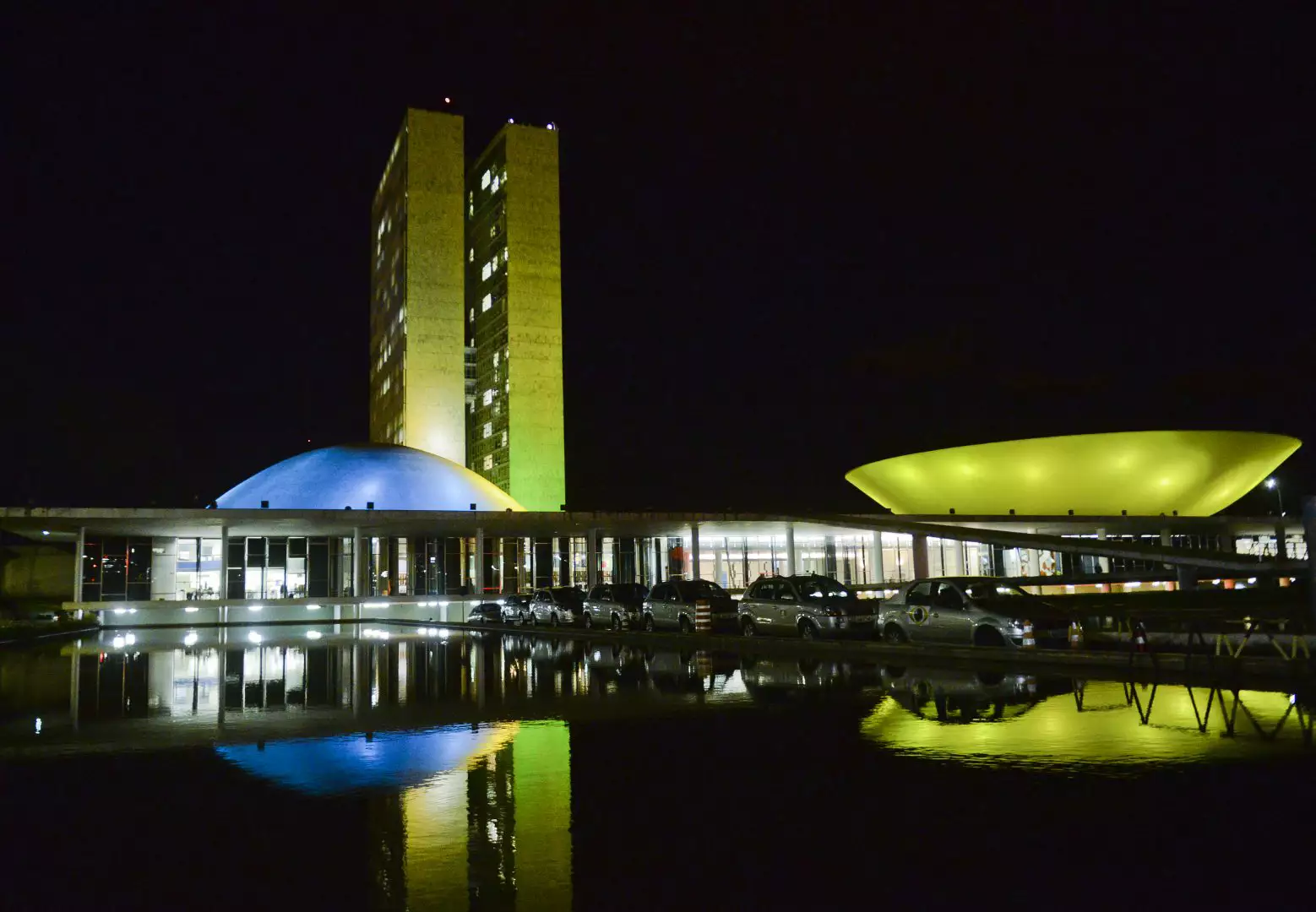 Apoio de outros partidos a Flávio Bolsonaro prevê a recondução de Hugo Motta à presidência da Câmara dos Deputados e a eleição de Rogério Marinho para o comando do Senado
