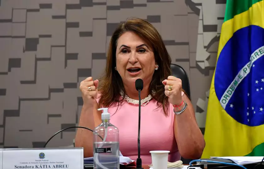 "Menos Janja e mais Alckmin" vira mote de reunião do PT com pedidos de "menos artistas e mais povo"