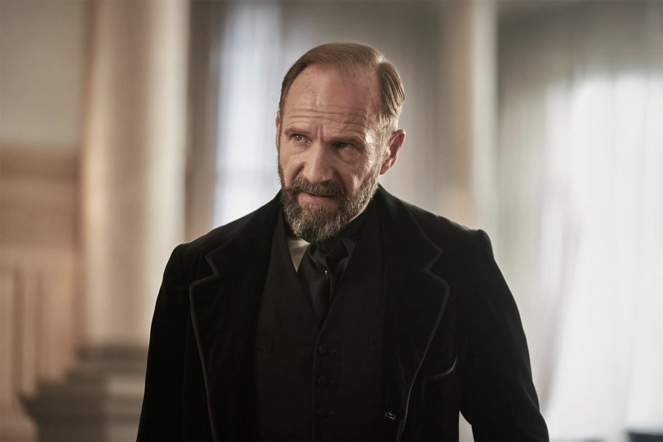 Música e cinema se unem em romance com Ralph Fiennes na HBO Max