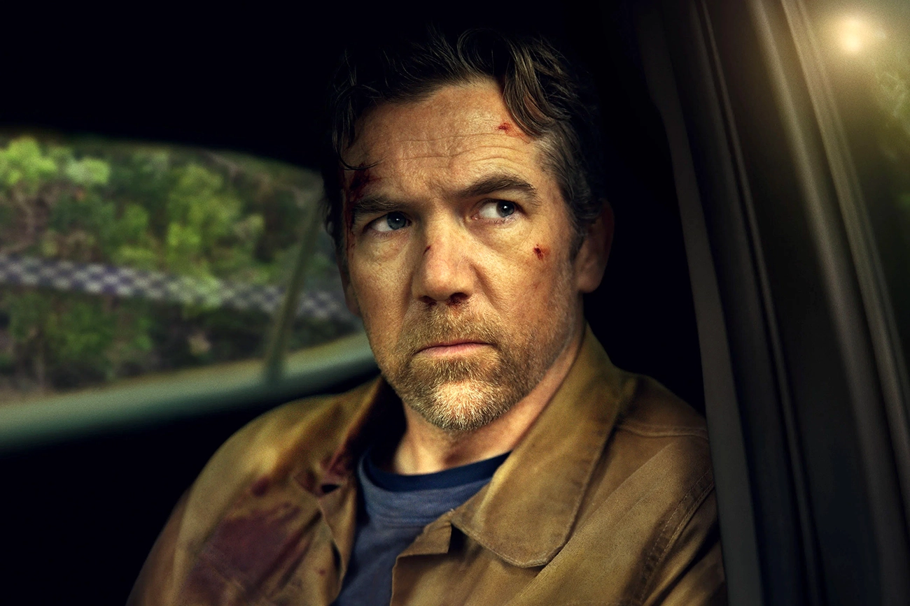Ator de O Diabo Veste Prada 2 muda de registro em suspense de seis episódios na Apple TV