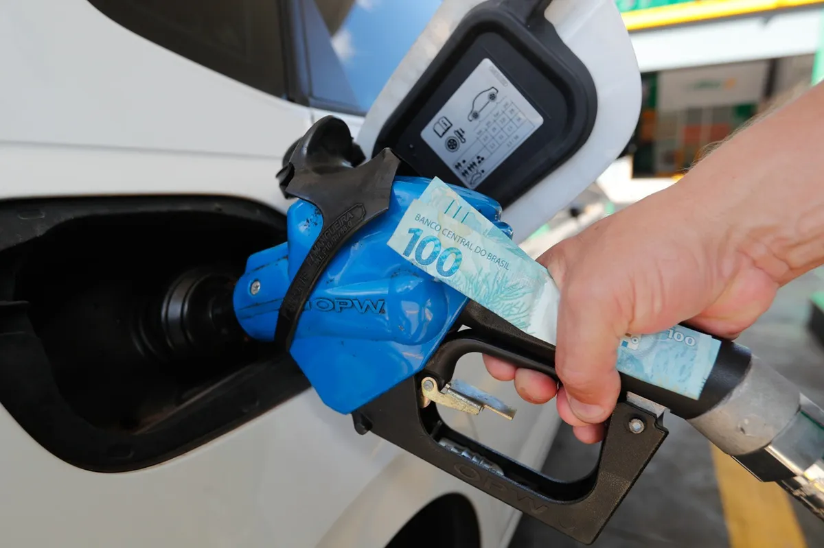 Justiça pode suspender aumento de etanol na gasolina para 32%